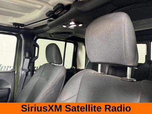 Used 2022 Jeep Gladiator Sport AWD/4WD image 12