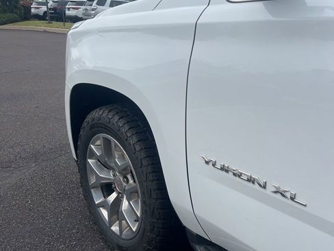 Certified 2017 GMC Yukon XL SLT w/ HD Trailering Package AWD/4WD image 5