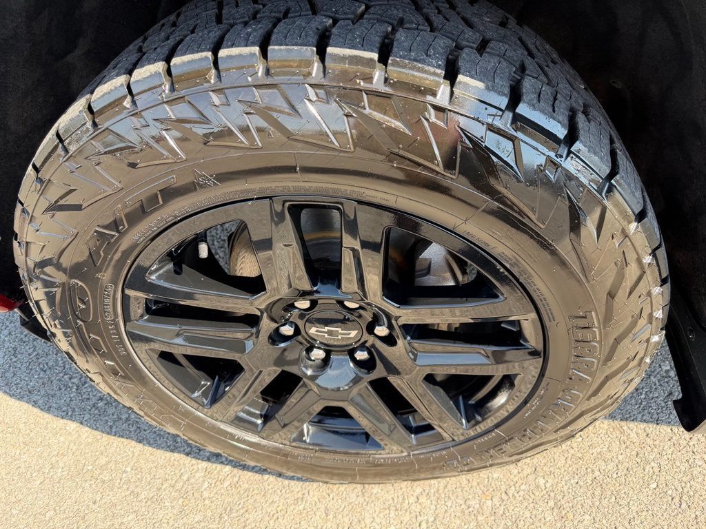 Used 2024 Chevrolet Silverado 1500 RST w/ LPO, Dark Essentials Package AWD/4WD image 9