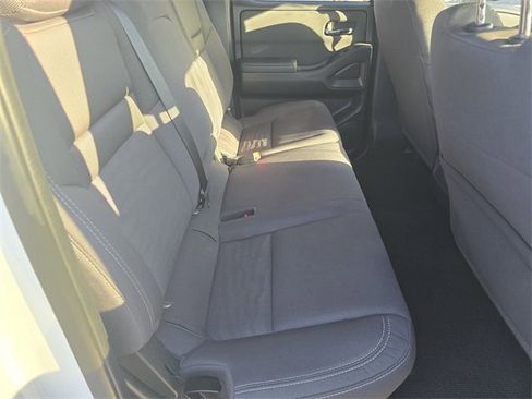 Used 2023 Nissan Frontier SV image 23