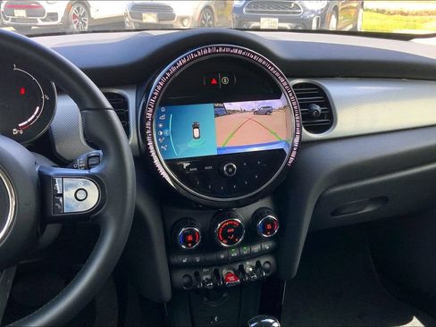 Used 2022 MINI Cooper 4-Door Hardtop FWD image 6