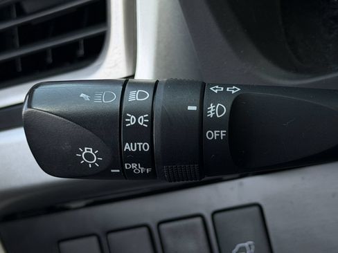 Used 2018 Toyota Highlander XLE FWD image 22