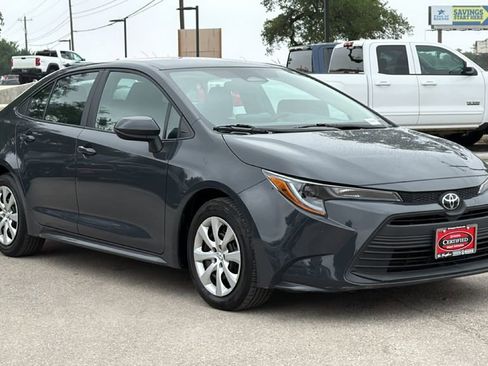 Used 2025 Toyota Corolla LE FWD image 3