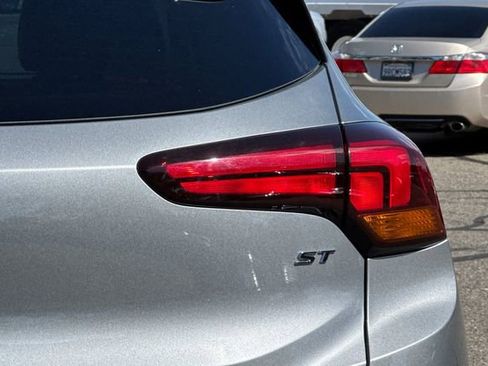 Used 2023 Buick Encore GX Select w/ Sport Touring Package image 49