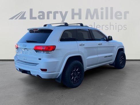 Used 2019 Jeep Grand Cherokee Overland AWD/4WD image 5