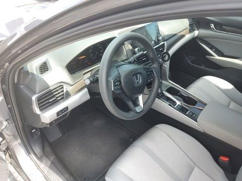 Used 2018 Honda Accord EX image 7