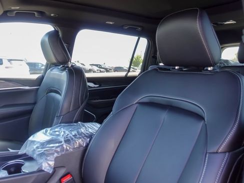 New 2026 Jeep Grand Cherokee L Limited AWD/4WD image 22