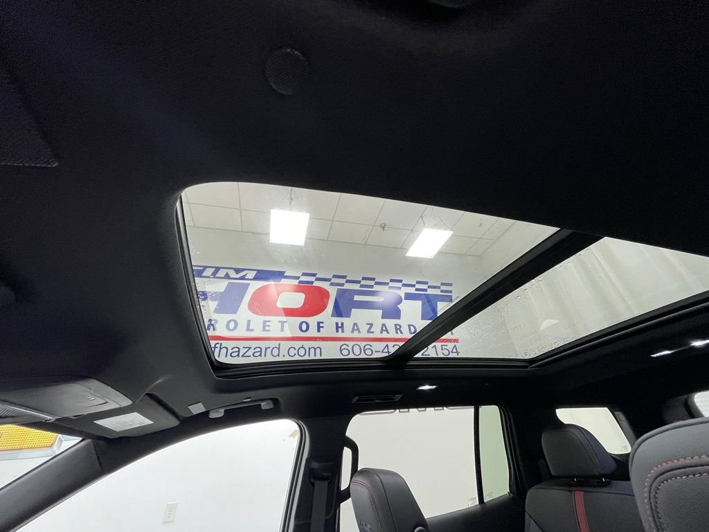 New 2026 Chevrolet Traverse RS w/ LPO, Floor Liner Package AWD/4WD image 23