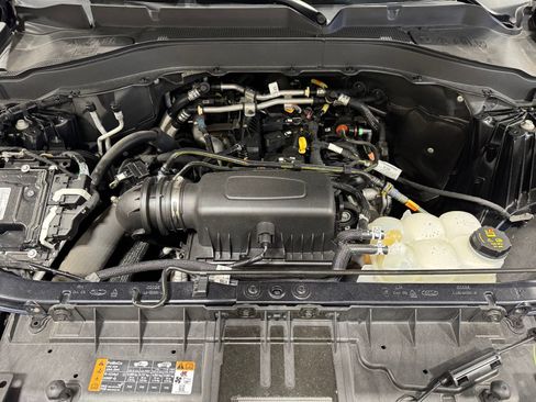 Used 2022 Ford Explorer XLT AWD/4WD image 59