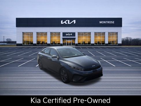 Certified 2024 Kia Forte LXS FWD image 3