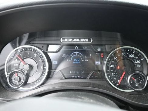 Used 2022 RAM 1500 Laramie AWD/4WD image 19