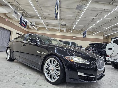Used 2019 Jaguar XJ L Supercharged RWD image 4