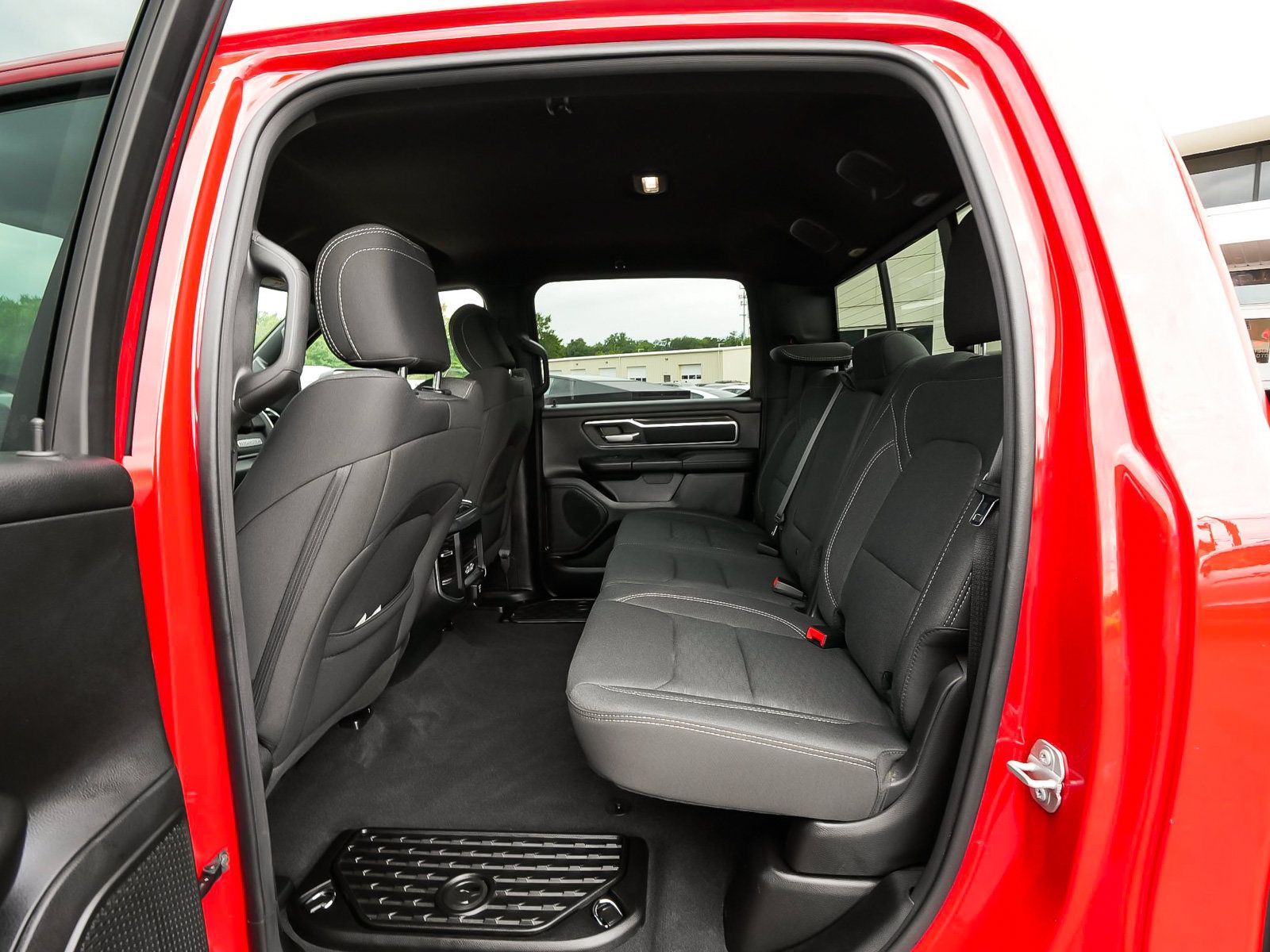 Used 2025 RAM 1500 Big Horn AWD/4WD image 32