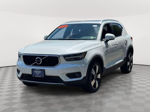 Used 2022 Volvo XC40 T5 Momentum w/ Premium Package AWD/4WD image 4