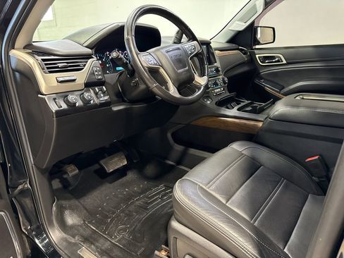 Used 2020 GMC Yukon Denali w/ Denali Ultimate Package image 38