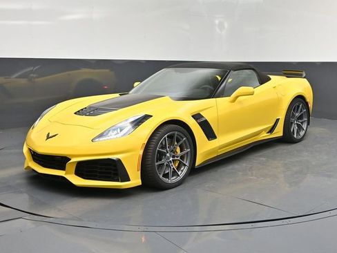 Used 2017 Chevrolet Corvette Z06 RWD image 9