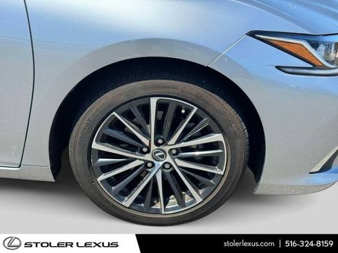 Used 2023 Lexus ES 350 w/ Premium Package FWD image 7
