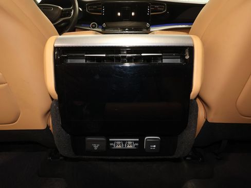 Used 2022 Jeep Grand Wagoneer Series III w/ Flexible Seating Group AWD/4WD image 32