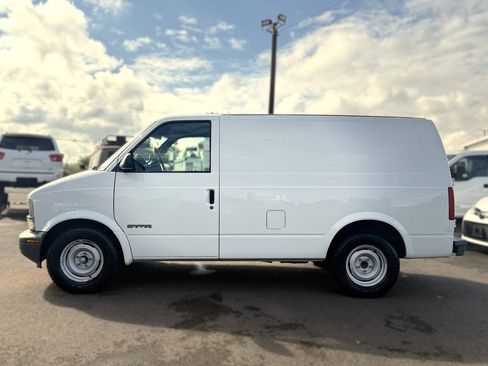 Used 2000 GMC Safari RWD image 5