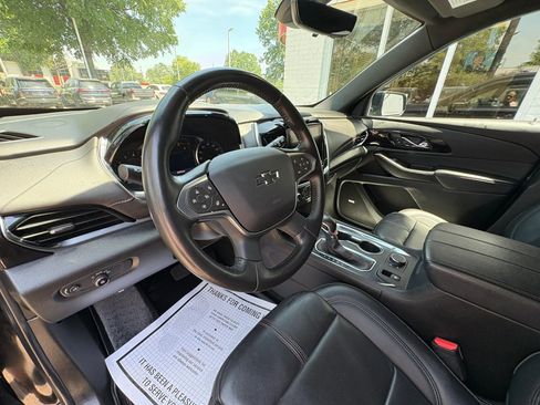 Used 2022 Chevrolet Traverse RS w/ LPO, 'HIT The Road' Package FWD image 33