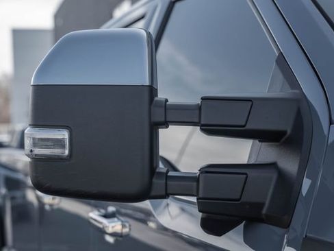 Used 2023 Ford F250 Lariat w/ Chrome Package image 17