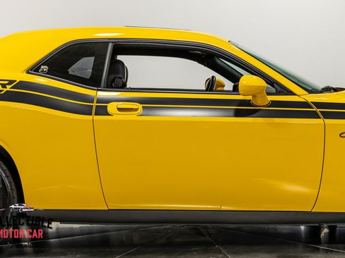 Used 2010 Dodge Challenger R/T RWD image 37