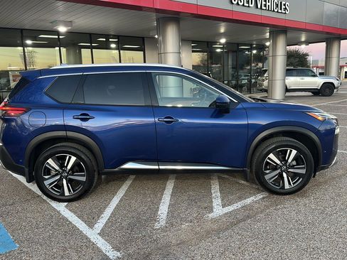 Used 2023 Nissan Rogue Platinum w/ Platinum Premium Package image 2