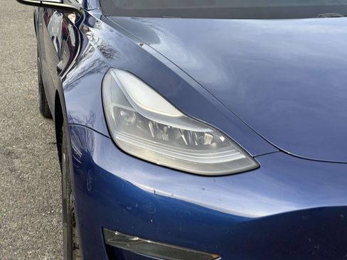 Used 2021 Tesla Model 3 Standard Range Plus image 9