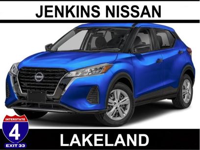 New 2025 Nissan Kicks Play S