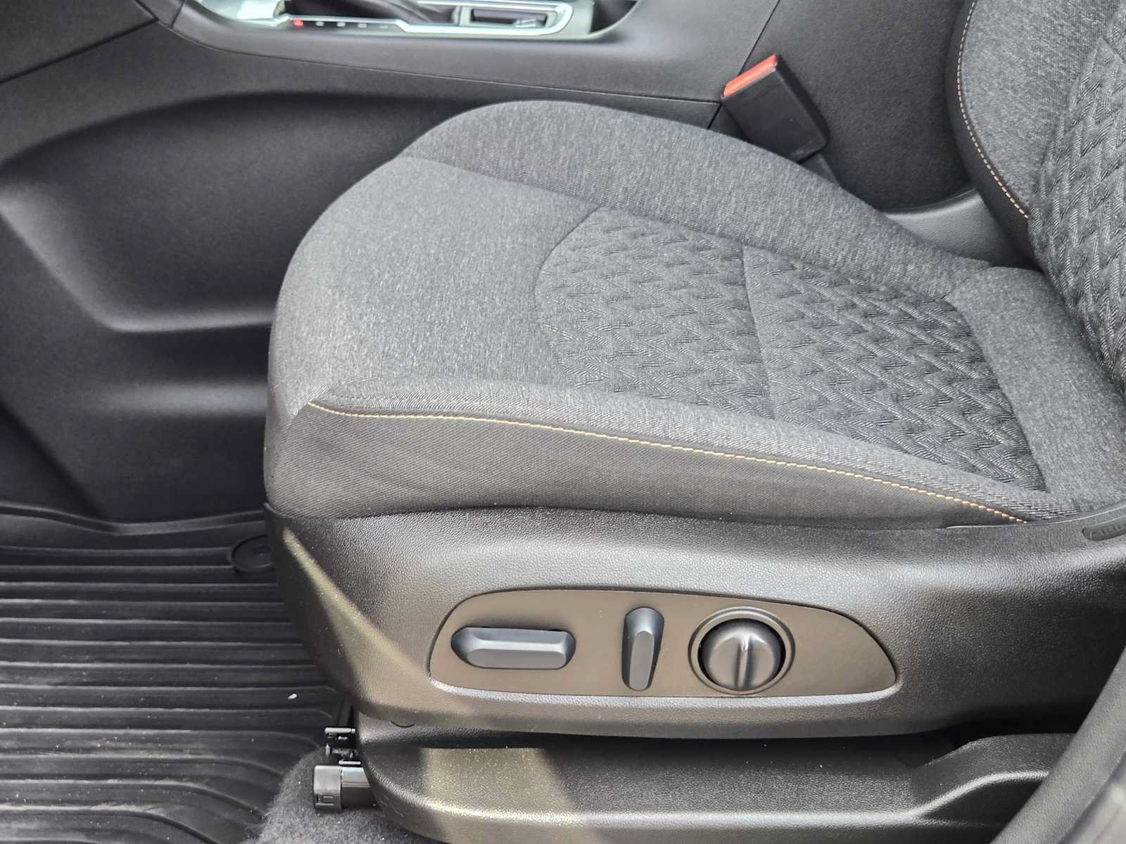 Certified 2023 Chevrolet Equinox LT FWD image 23