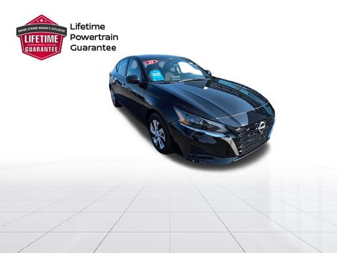 Used 2025 Nissan Altima 2.5 S FWD image 5