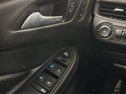 Used 2018 Buick Envision Essence AWD/4WD image 16
