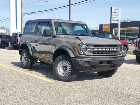 New 2026 Ford Bronco 2-Door AWD/4WD image 39