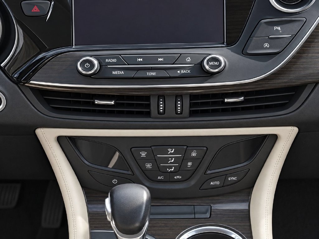 Used 2020 Buick Envision Preferred AWD/4WD image 10