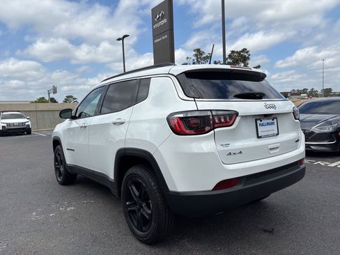 Used 2023 Jeep Compass Latitude image 8