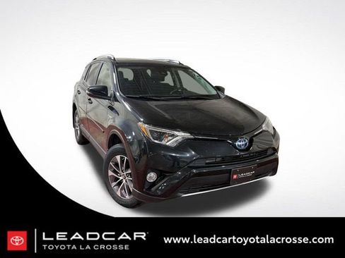 Used 2018 Toyota RAV4 XLE image 1