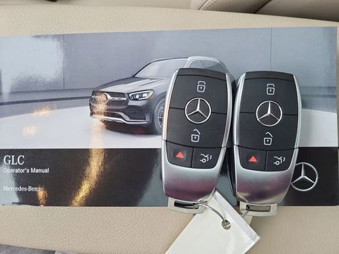 Used 2022 Mercedes-Benz GLC 300 GLC 300 image 34