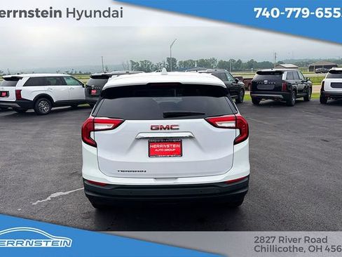 Used 2022 GMC Terrain SLE FWD image 28