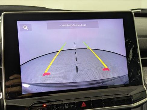 Used 2023 Jeep Compass Latitude image 30