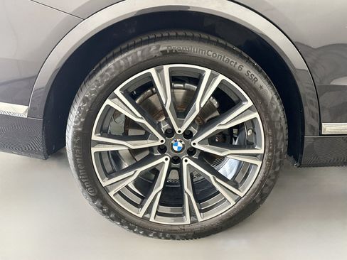 Used 2022 BMW X7 xDrive40i w/ Executive Package AWD/4WD image 32