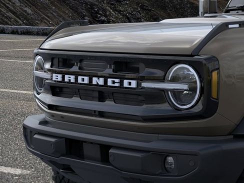 New 2026 Ford Bronco Outer Banks AWD/4WD image 19