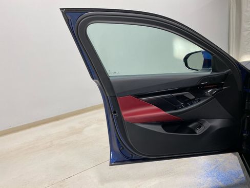 Used 2025 BMW 530i xDrive 530i xDrive image 21