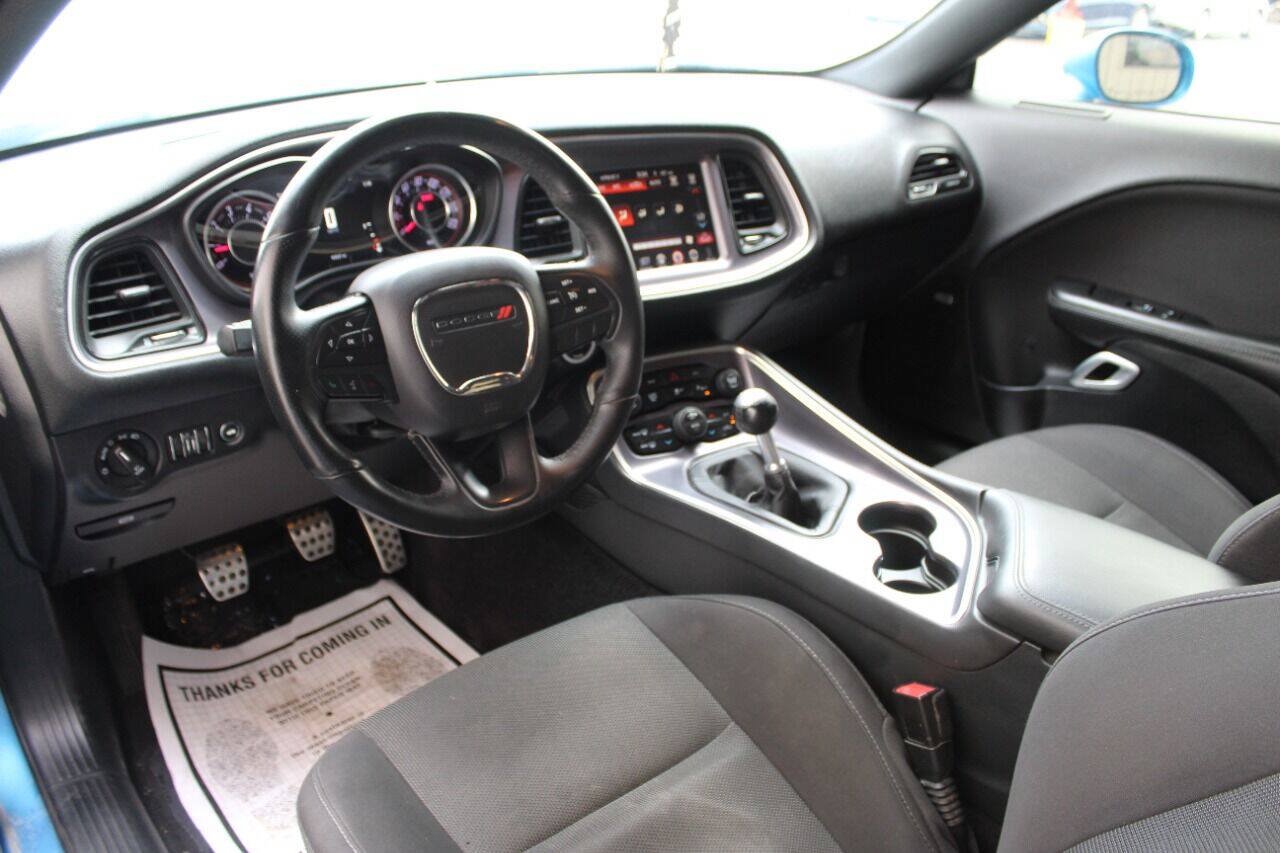 Used 2016 Dodge Challenger R/T RWD image 12