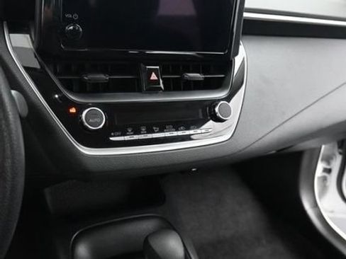 Used 2024 Toyota Corolla LE FWD image 20