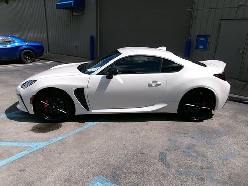 Used 2025 Toyota GR86 Premium w/ Performance Package RWD image 3
