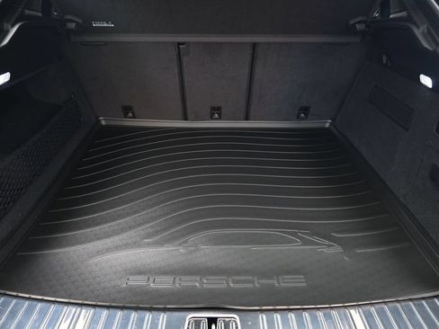 Used 2025 Porsche Cayenne Coupe AWD/4WD image 33
