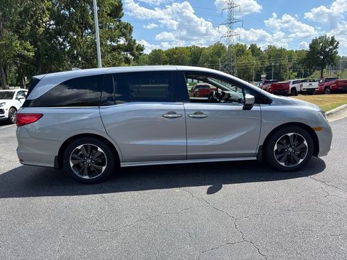 Used 2023 Honda Odyssey Elite image 6