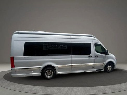 Used 2019 Mercedes-Benz Sprinter 3500 image 4
