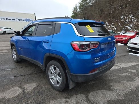 Used 2022 Jeep Compass Latitude image 3