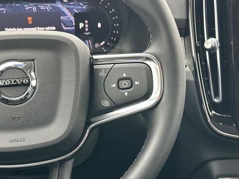 New 2026 Volvo XC40 B4 Core image 9